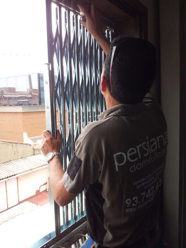Reja de ballesta para ventana pequeña en Sant Cugat del Valles